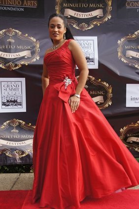 Young Artist Rising Star Winner Shannon Hunt